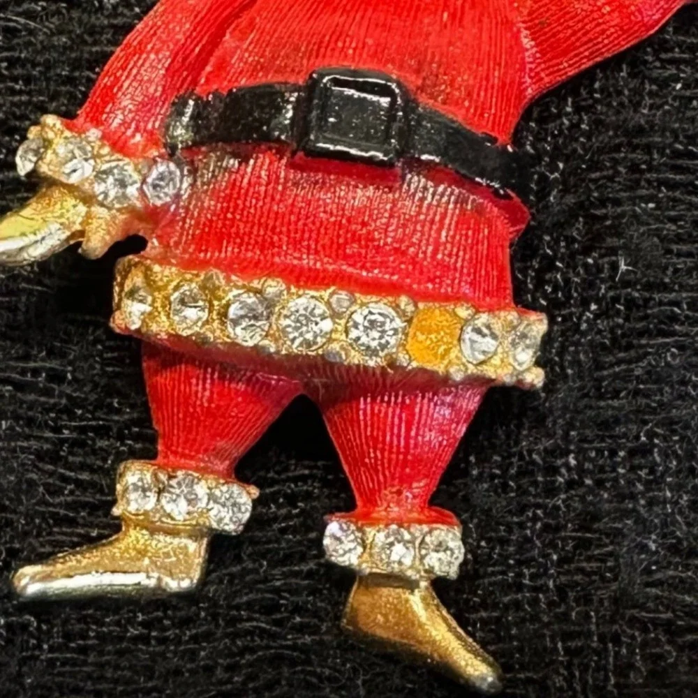 Vintage Rhinestone Santa Claus‎ Brooch Red Enamel Christmas Pin Gold Tone